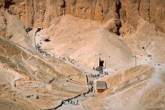 Luxor Day Tour: Valley of Kings, Valley of Queens, Hatshepsut, Habu & Deir El-Medina